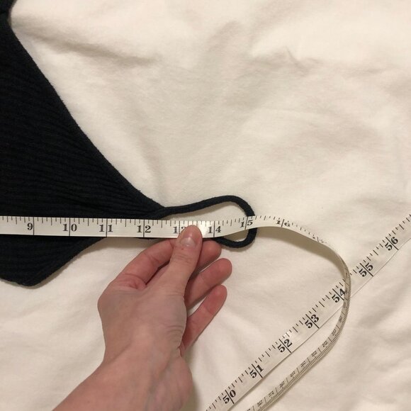 Brandy Melville Black Ribbed Crop Top V-Neck One Size - Picture 5 of 6